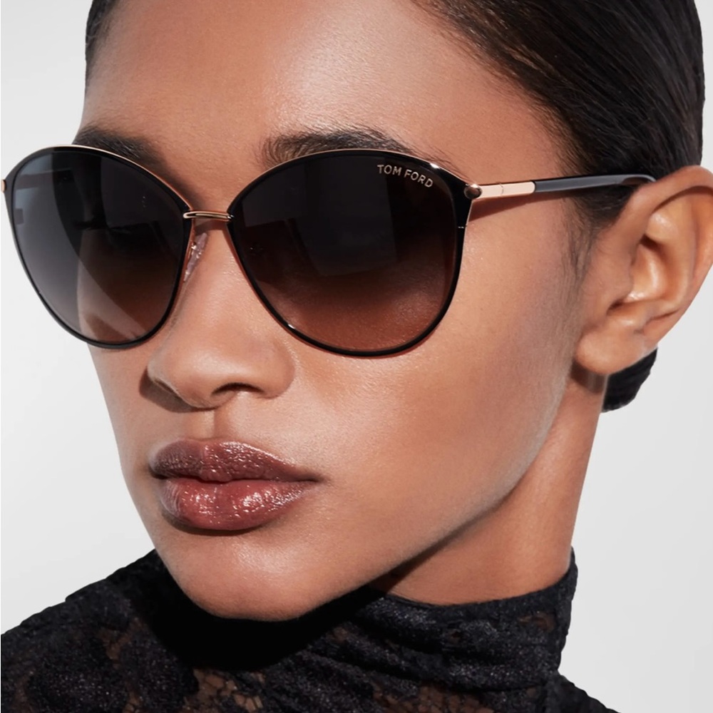 Tom Ford Black Oversized Sunglasses with Gradient Lenses